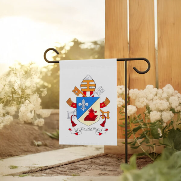 Coat of Arms of Pope Leo XIV In Illo Uno Unum Flag